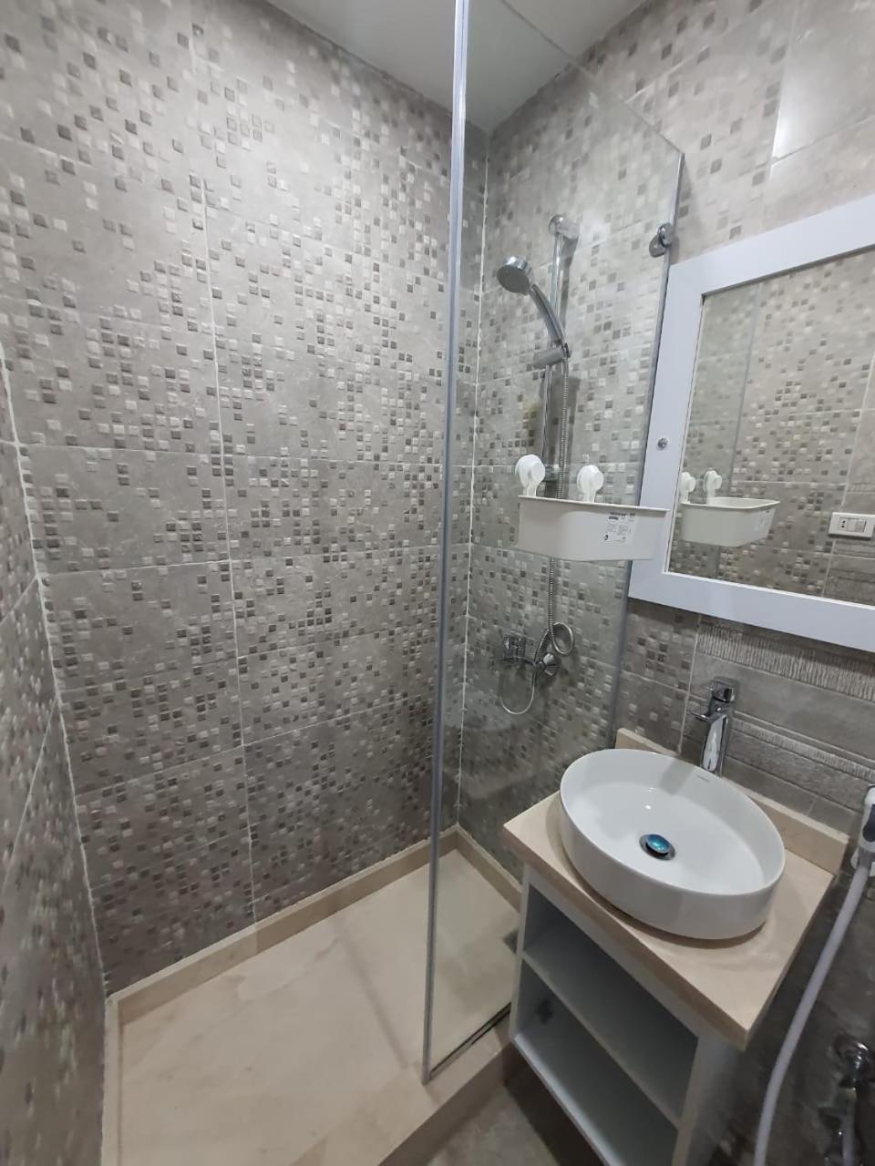 Saraya Abbas Elaser Street-families Only Apartament