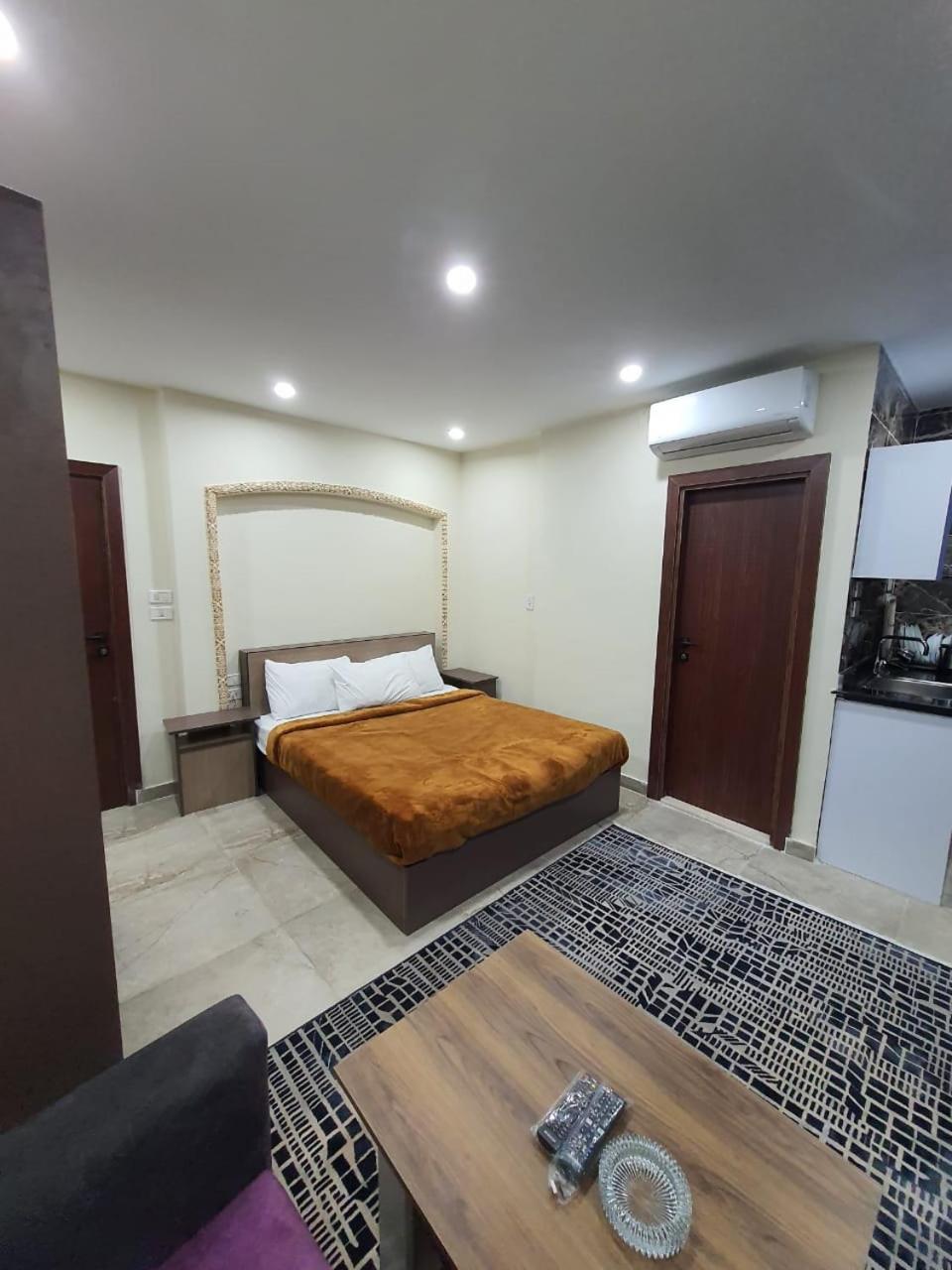 Saraya Abbas Elaser Street-families Only Apartament *